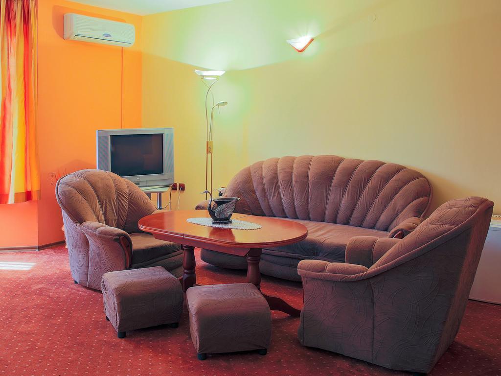 Hotel Teres Καζανλούκ Δωμάτιο φωτογραφία